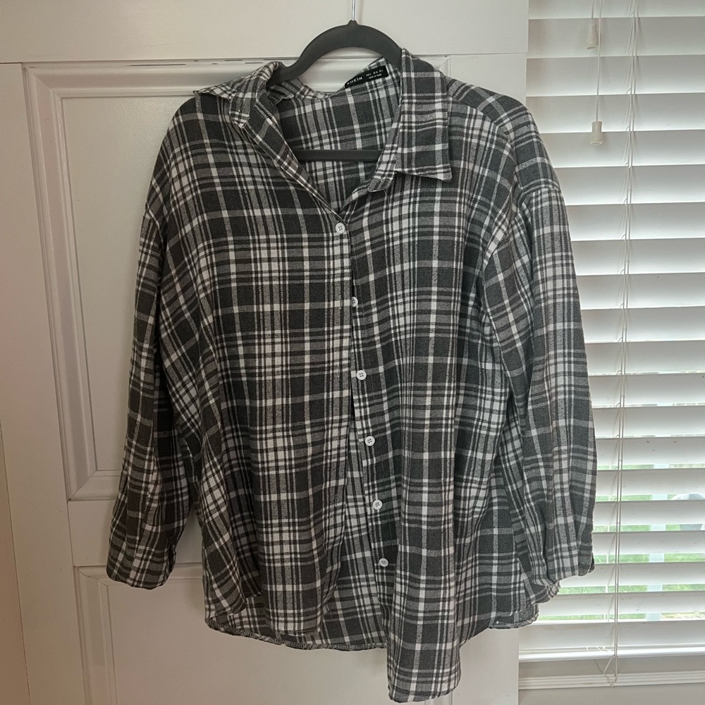 Oversized comfy flannel, it’s very sold and only worn a couple of times